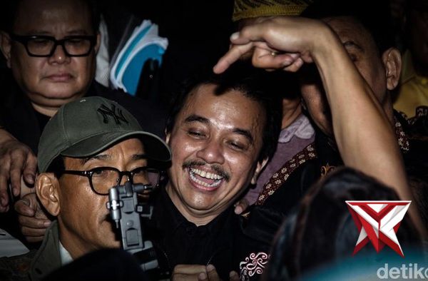 Roy Suryo dkk Tersangka Tudingan Ijazah Palsu Jokowi Dicekal ke Luar Negeri
