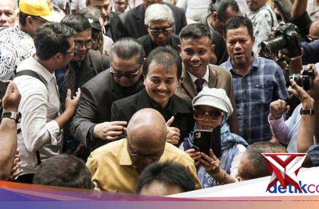 Roy Suryo cs Dicecar Ratusan Pertanyaan di Kasus Tuduhan Ijazah Palsu Jokowi