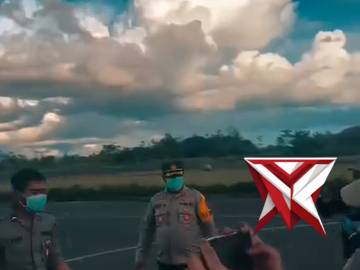 Polri Berhasil Evakuasi Korban Kekerasan KKB Kab. Yahukimo - PoliceTube