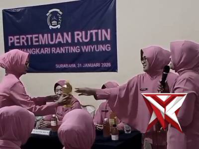 Pertemuan rutin Bhayangkari Ranting Wiyung - PoliceTube