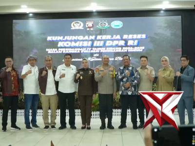 Kunjungan Kerja Reses Komisi III DPR RI - PoliceTube