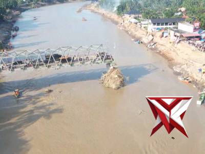 Polres Bireun Salurkan Bantuan Kemanusiaan Ke Posko Pengungsian - PoliceTube