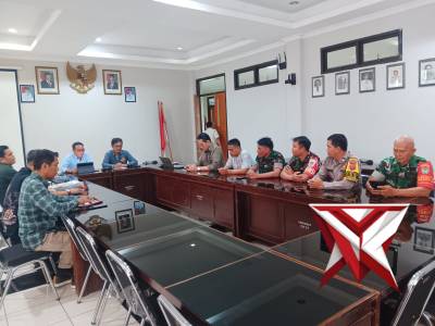 Kanit Intel dan Bhabinkamtibmas melakukan kegiatan Problem Solving - PoliceTube