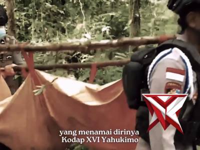 Ops Damai Cartenz Bersama Polres Yahukimo, Brimobda Papua dan TNI Berhasil Evakuasi Korban Aksi KKB - PoliceTube