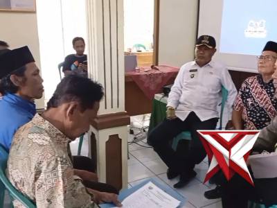 Kegiatan Jum'at Anggota Polsek Sruweng di Desa Karanggedang kecamatan Sruweng. - PoliceTube