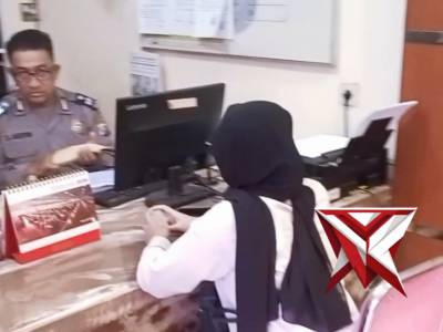 Pelayanan Petugas SPKT Polsek Waru