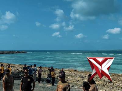 Kegiatan Kerja bakti bersama Gerakan indonesia ASRI Polres MBD dengan perangkat pemda & anak sekolah - PoliceTube