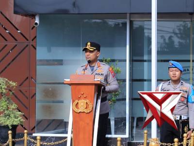 upacara penganugerahan Tanda Kehormatan Satyalancana Pengabdian - PoliceTube