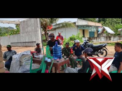 Bhabinkamtibmas membantu tim teknis - PoliceTube