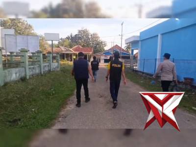 Pembagian Takjil - PoliceTube