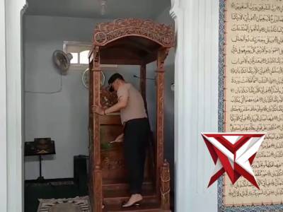 KAPOLSEK SUMBERSARI  PIMPIN  KEGIATAN BERSIH-BERSIH MAKO DAN TEMPAT IBADAH .