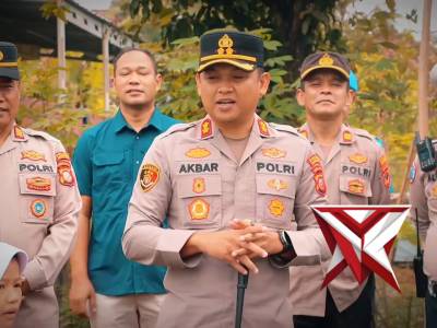 Momen Haru Kapolres Kuningan di SDN 3 Sukadana Sekolah Kecil, Semangat BesarKUNINGAN - PoliceTube