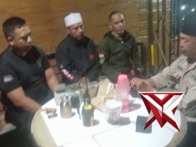 PANIT SAMAPTA POLSEK SUMBERSARI MEMBERIKAN HIMBAUAN KEPADA SECURITY UNIVERSITAS JEMBER . - PoliceTube