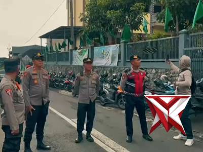 polres batu amankan harlah nu dan pengibaran bendera nu di gunung panderman - PoliceTube