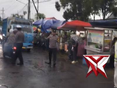 Urai Kemacetan Polsek Turen  Polres Malang