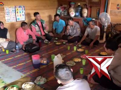 menerjang banjir untuk mendukung ketahanan pangan di wilayah polres muara enim - PoliceTube