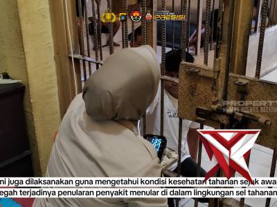 Dokkes Polres Belitung Timur Melaksanakan Kegiatan Pemeriksaan Kesehatan Terhadap Para Tahanan - PoliceTube