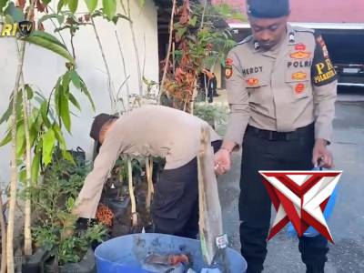 DUKUNG ARAHAN PRESIDEN RI, POLRESTA AMBON LAKSANAKAN KERJA BAKTI - PoliceTube