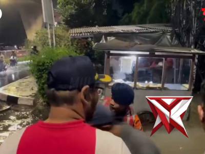 Brimob Polri Kerahkan Personel Tanggulangi Bencana Banjir di Jakarta