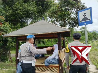 Di Luar Jam Sekolah, Polisi Sapa Pelajar dengan Humanis - PoliceTube
