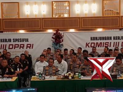 Kapolrestabes Palembang Dampingi Kapolda Sumsel Sambut Kunjungan Kerja Komisi III DPR RI - PoliceTube