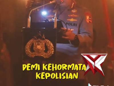 KAPOLRI PIMPIN PENGUCAPAN IKRAR SETIA BHAYANGKARA DI BAWAH NYALA API OBOR