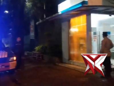 patroli Pantau Obyek Vital Atm Bank BNI Karangkuten Desa Karangkuten. - PoliceTube