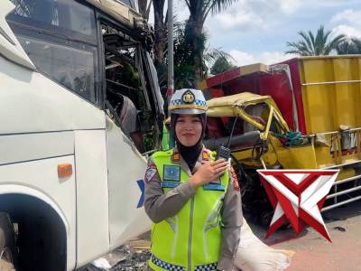 Live report TKP Laka Lantas oleh Kasatlantas Polres Sanggau - PoliceTube