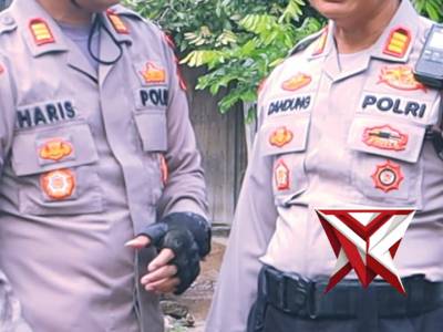 Polres Ngawi bersama Polsek Paron melaksanakan kerja bakti di rumah korban pasca banjir - PoliceTube