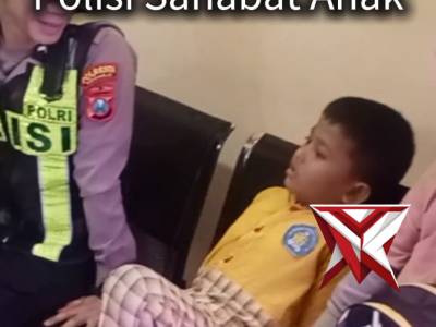 Anggota unit lantas Polsek Waru sahabat anak