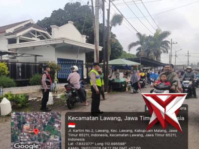 Anggota Polsek Lawang Patroli dan Pengaturan Lalin Di Pasar Takjil Kec. Lawang Kab. Malang - PoliceTube