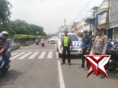 Polsek Semampir Polres Pelabuhan Tanjung Perak Patroli Sinergitas Harkamtibmas Siang Hari - PoliceTube