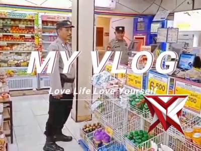 Anggota samapta Polsek waru patroli ke Indomart desa Wadungasri - PoliceTube