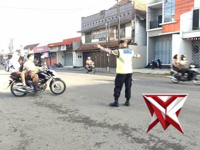 Polsek Karanganyar - PoliceTube