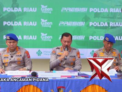 Konferensi Pers Dugaan Tindak Pidana Keimigrasian - PoliceTube