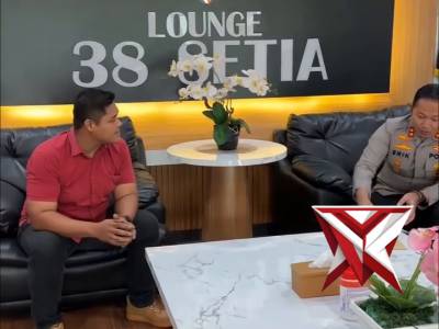 Kapolres Magetan menerima audiensi dari Komunitas Magetan Vespa Bersatu sebagai wadah silaturahmi da - PoliceTube