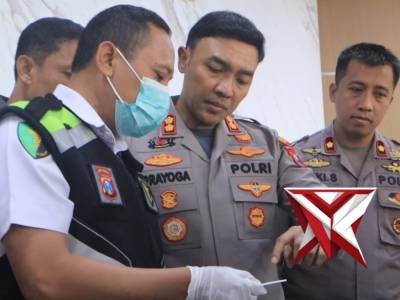 POLRES NGAWI MELAKSANAKAN TES URINE