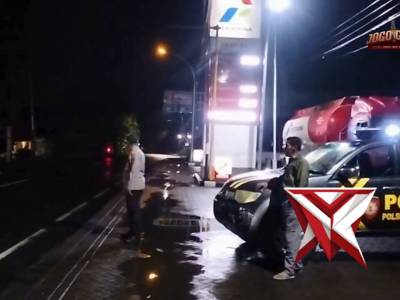 Selama Ramadan Patroli Blue Light Polsek Kedamean Antisipasi Kriminalitas Di Tengah Masyarakat