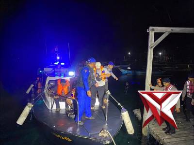 Evakuasi KMP Agung Samudra XIII oleh team SAR Gabungan - PoliceTube