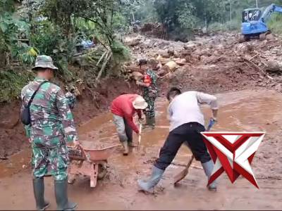 Bhabinkamtibmas dan Babinsa Hadir untuk Masyarakat, Wujud Sinergitas TNI&ndash;Polri - PoliceTube