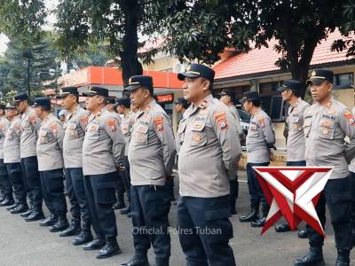 Kapolres Tuban memimpin apel Commander wish - PoliceTube
