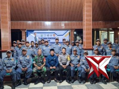 Bersama limmas desa binaan - PoliceTube