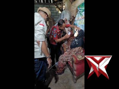 Muspika Wonosalam memberikan bantuan kepada penyandang disabilitas - PoliceTube