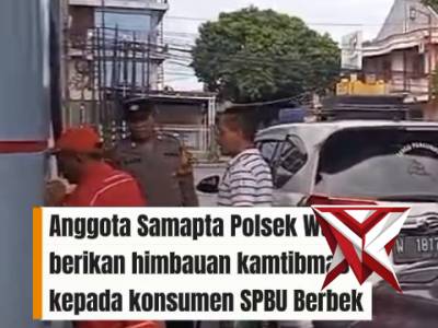 Anggota samapta Polsek Waru berikan himbauan kepada konsumen SPBU berbek - PoliceTube
