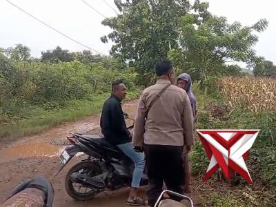 *Polsek Ujungpangkah Giat Patroli Sambang Ciptakan Wilayah Aman*