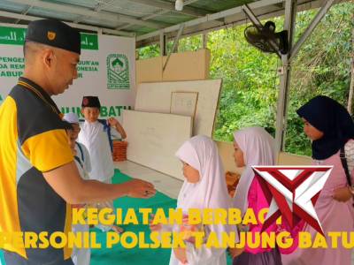 Kegiatan Berbagi Personil Polsek Tanjung Batu - PoliceTube
