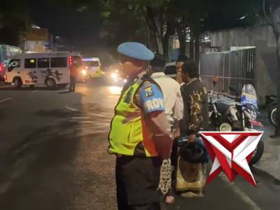 Anggota Polsek Pagak melaksanakan giat pelayanan dan pengawalan WCNU Pagak menuju Harlah NU 1 Abad - PoliceTube