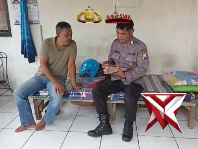 Menyampaikan imbuhan keamanan ke karyawan - PoliceTube