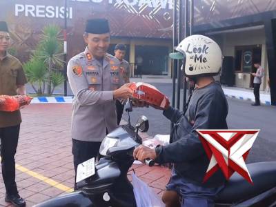 Kapolres Ngawi Berbagi di Bulan Ramadan