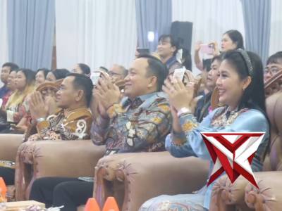 KAPOLRES HADIRI PERAYAAN NATAL OIKUMENE - PoliceTube